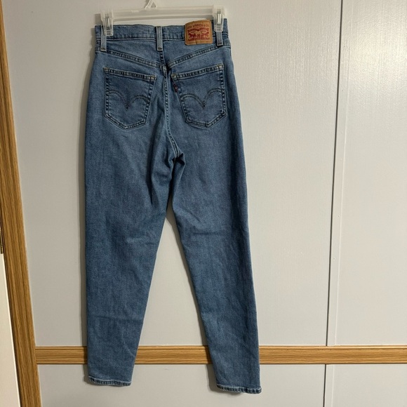 Levi’s High Waisted Mom Jeans in Blue Size 25 - Picture 2 of 11
